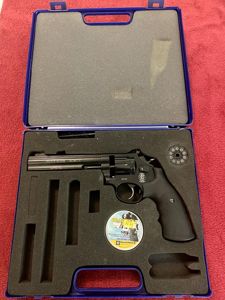 Cased 6' Smith & Wesson Model 586 .177 calibre - …