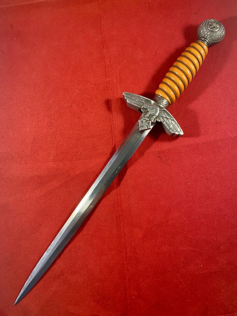 WW2 German 2nd Model Luftwaffe Dagger by ALCOSO with Beautiful Dark Orange Grip — image 6