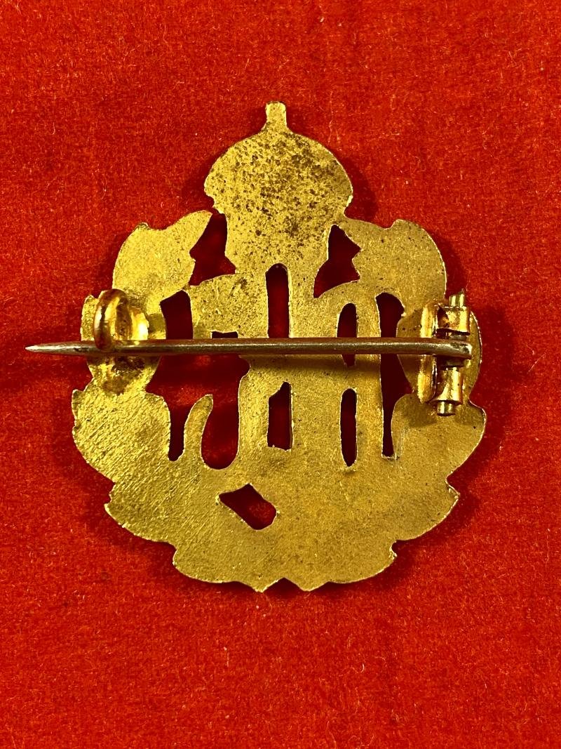 Gilt Metal and Enamel - WW1 Royal Flying Corps (RFC) Miniature Regimental Cap Badge on Original Card — image 4