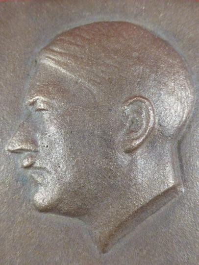 Early WW2 German Small Solid Bronze Desk Plaque of Adolf Hitler — image 5