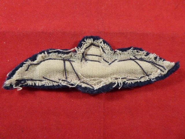 Genuine WW2 RAF Padded Cloth Pilots Wings Badge — image 5