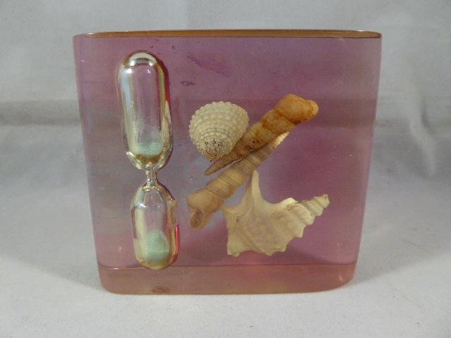 Vintage Hourglass Egg Timer with Seashells Encased in clear Pink Lucite — image 3