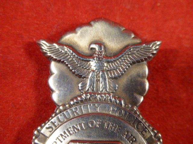 Vintage Obsolete US Air Force Security Police (AFSP) Badge - Miniature Size - Badge No. A45882 — image 3