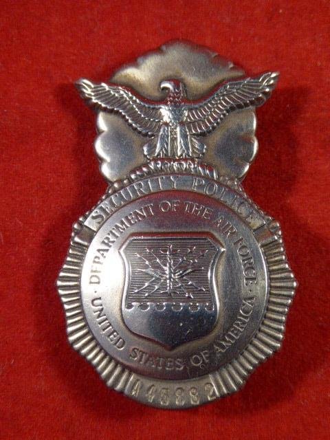 Vintage Obsolete US Air Force Security Police (AFSP) Badge - Miniature Size - Badge No. A45882 — image 6