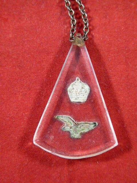 WW2 RAF Perspex Sweetheart Pendant with Chain — image 3