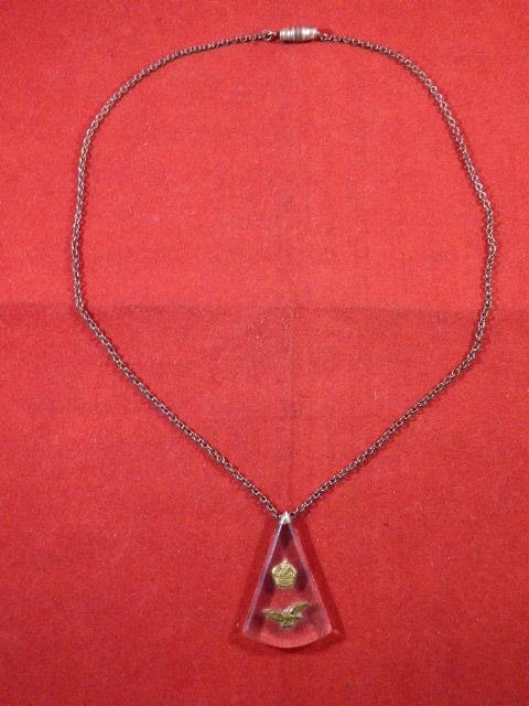 WW2 RAF Perspex Sweetheart Pendant with Chain — image 4