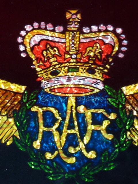 Unusual Vintage RAF Logo Picture made from Multi-Coloured Foil — image 6
