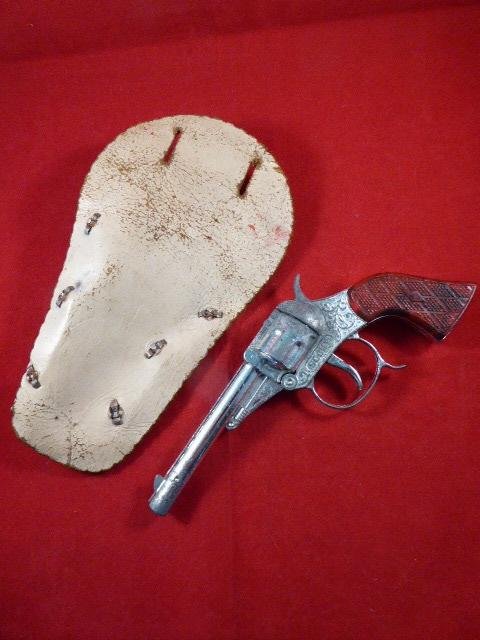 1950's 'LONE STAR SCOUT' Repeating Toy Cap Gun with Original Holster - MADE IN ENGLAND — image 3