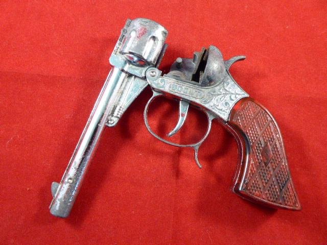 1950's 'LONE STAR SCOUT' Repeating Toy Cap Gun with Original Holster - MADE IN ENGLAND — image 7