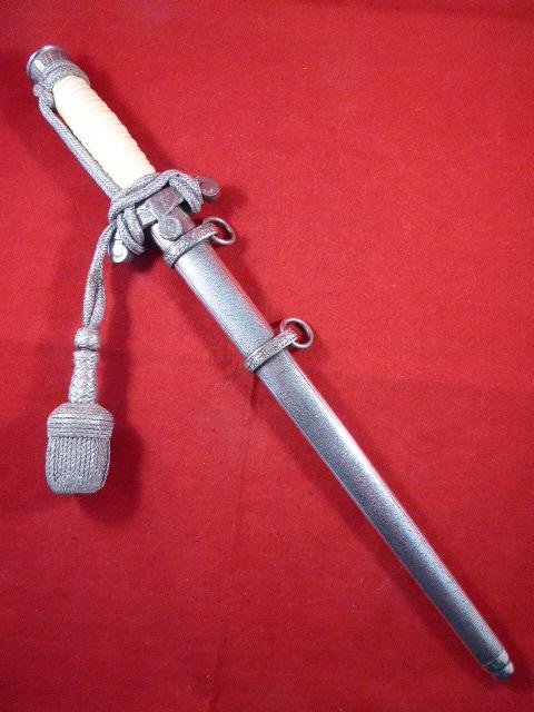 German Army Officers Dress Dagger with Double Etched Blade by E & F HORSTER — image 2
