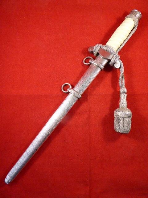 German Army Officers Dress Dagger with Double Etched Blade by E & F HORSTER — image 3