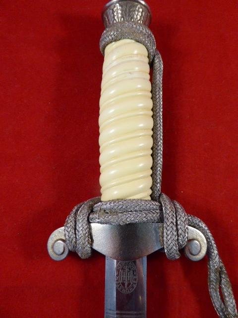German Army Officers Dress Dagger with Double Etched Blade by E & F HORSTER — image 5