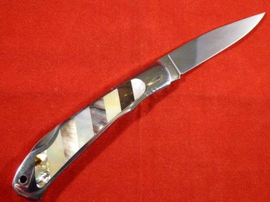 MOKI Lock Back Knife with a Beautiful White Pearl & Abalone Shell Inlayed Handle with Black Canvas & Leather Pouch. Circa 1999 — image 5