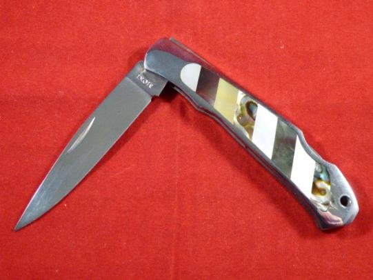 MOKI Lock Back Knife with a Beautiful White Pearl & Abalone Shell Inlayed Handle with Black Canvas & Leather Pouch. Circa 1999 — image 8