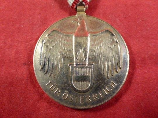 WW1 Austrian Commemorative Medal 1914 – 1918 with Original Ribbon — image 2