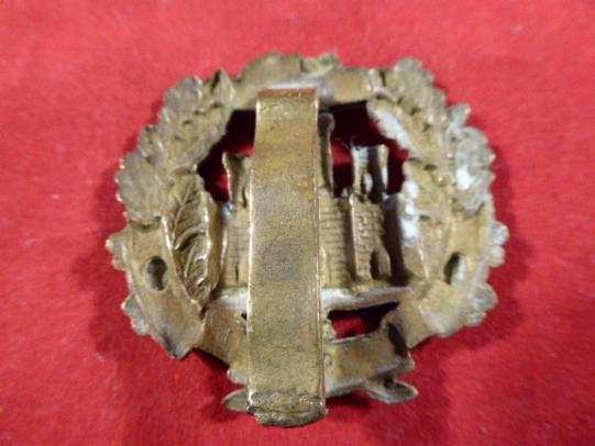 Original British Army The Essex Regiment Cap Badge — image 3