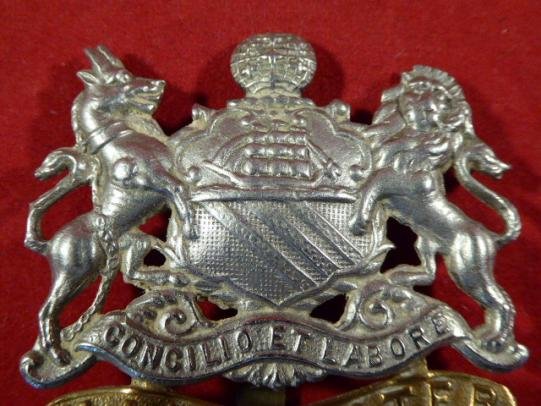 Original WW1 British Army Manchester Regiment Cap Badge, — image 2