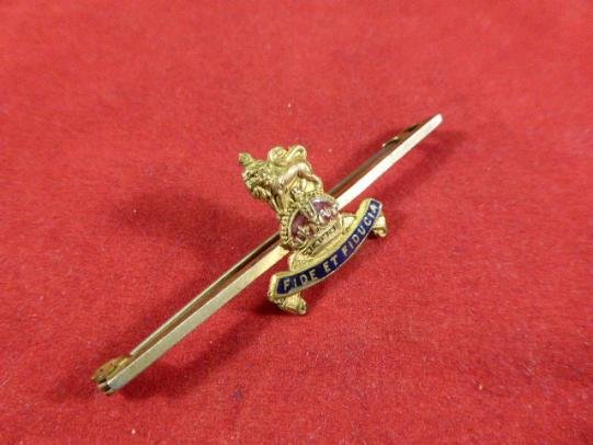 WW1 Royal Army Pay Corps (RAPC) Gilt Metal and Enamel Sweetheart Bar Brooch — image 2