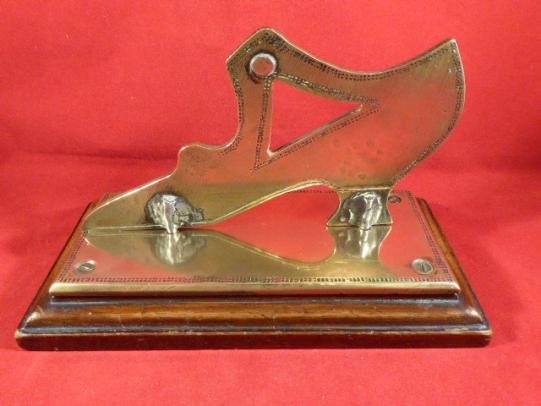 Boer War POW 'Trench Art' Brass Victorian Ladies Shoe Desk Ornament on Oak Base c1903 — image 4