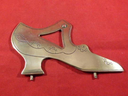 Boer War POW 'Trench Art' Brass Victorian Ladies Shoe Desk Ornament on Oak Base c1903 — image 7