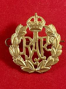 Near Mint WW2 Period Gilt on Brass RAF Cap Badge