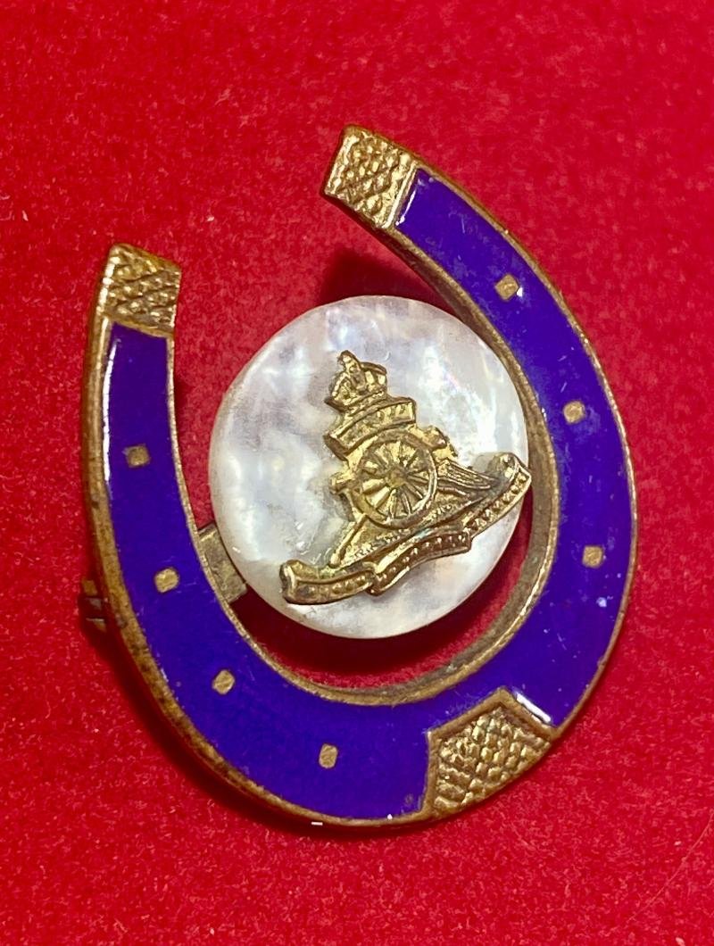 WW1 Royal Artillery Gilt Brass, Enamel and Mother of Pearl, Lucky Horse Shoe Sweetheart Brooch — image 2