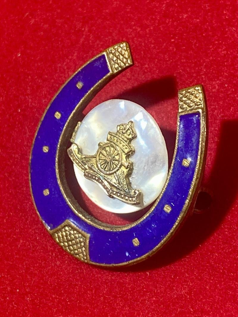 WW1 Royal Artillery Gilt Brass, Enamel and Mother of Pearl, Lucky Horse Shoe Sweetheart Brooch — image 3
