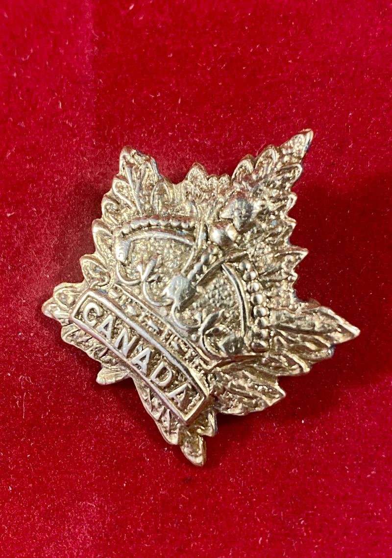 WW1 Canadian Regimental Maple Leaf Gilt Brass Sweetheart Brooch — image 2