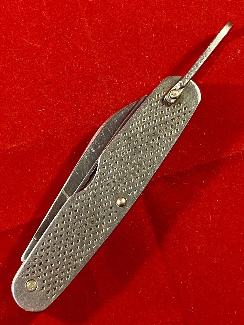 US Vietnam era Military Survival Pocket Knife by CAMILLUS dated 1970 — image 9