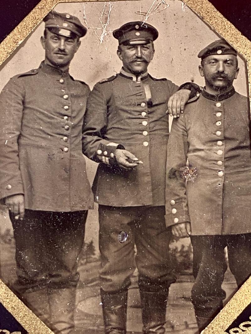 Impressive Paper Framed Tintype Photo of Three Soldiers of the Imperial German Army - Souvenir of the Year 1909 — image 3