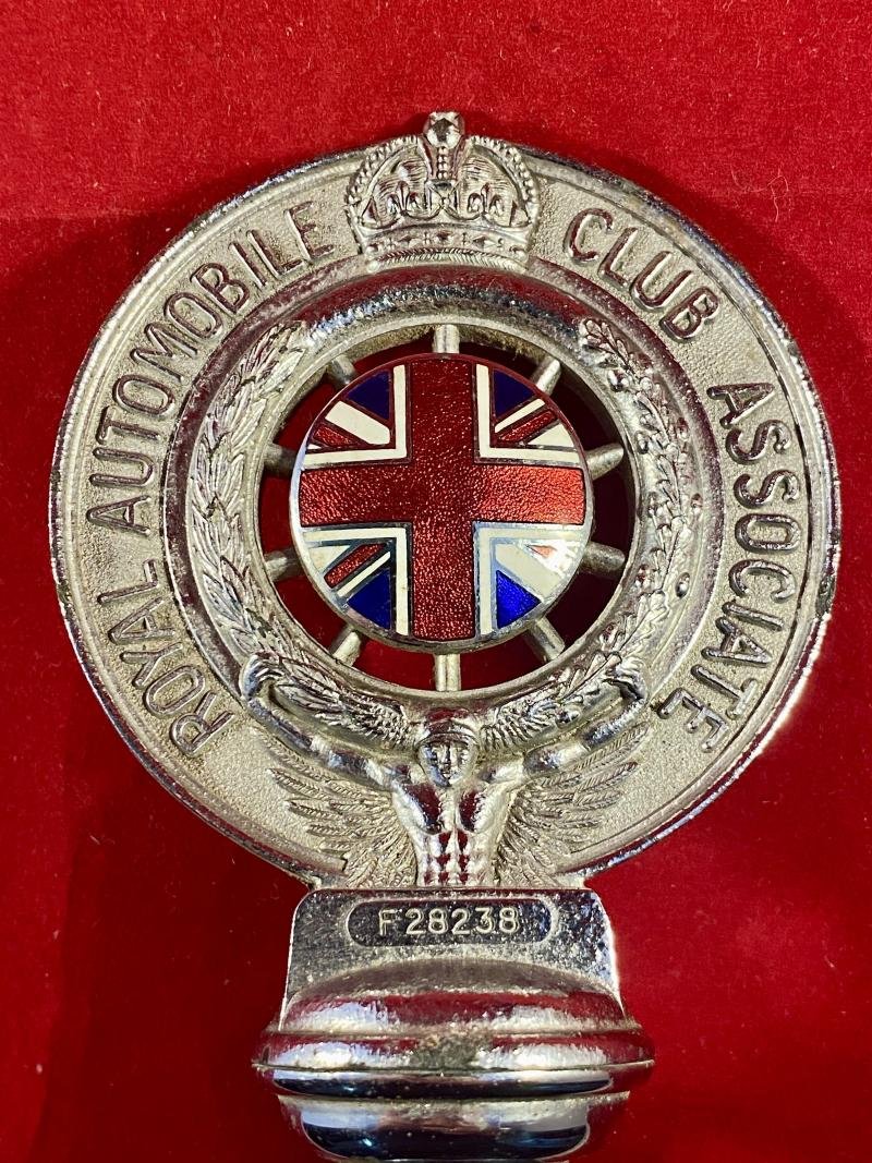 Fine RAC 'Type 6' Car Badge with Bar Mount Clamp Fitting - 1932 to 1937 — image 2