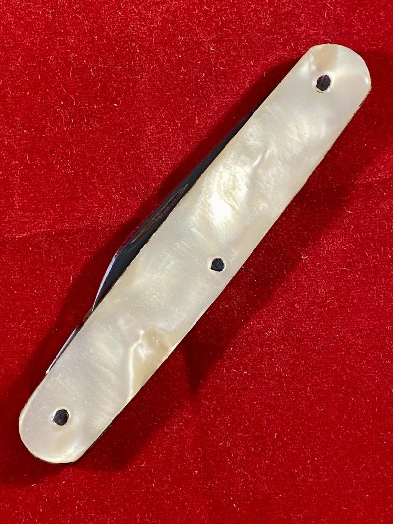 Fine Quality Vintage Double-Bladed Mother of Pearl Penknife made in Sheffield c1930 — image 10