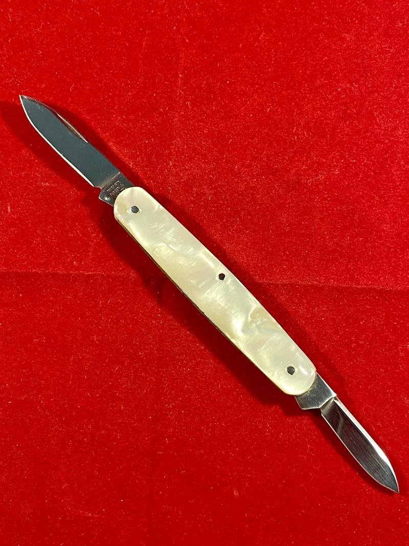 Fine Quality Vintage Double-Bladed Mother of Pearl Penknife made in Sheffield c1930 — image 2