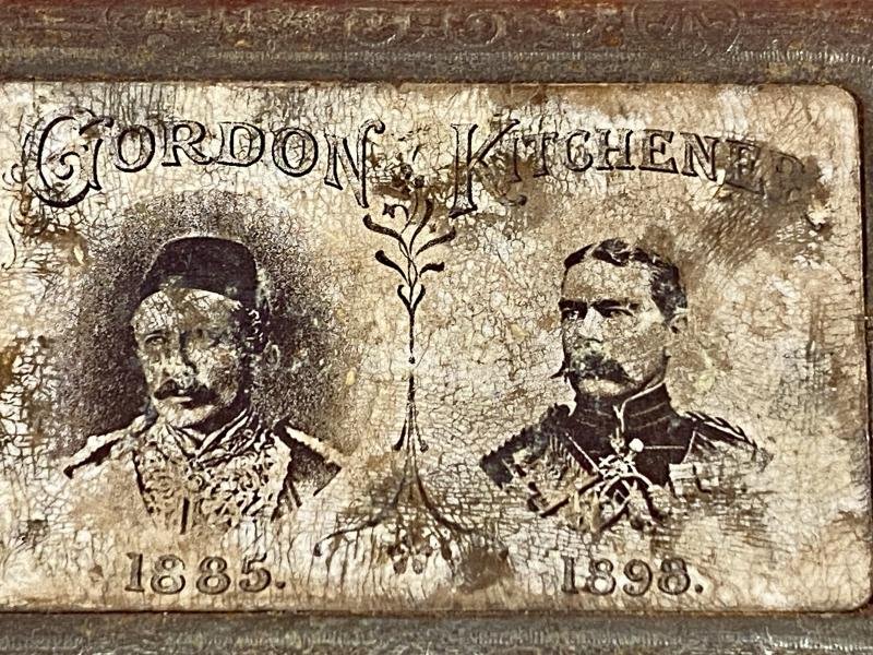 Rare Bryant & May - Jahnckes Vesta Case Depicting the images of GORDON & KITCHENER c1900 — image 8