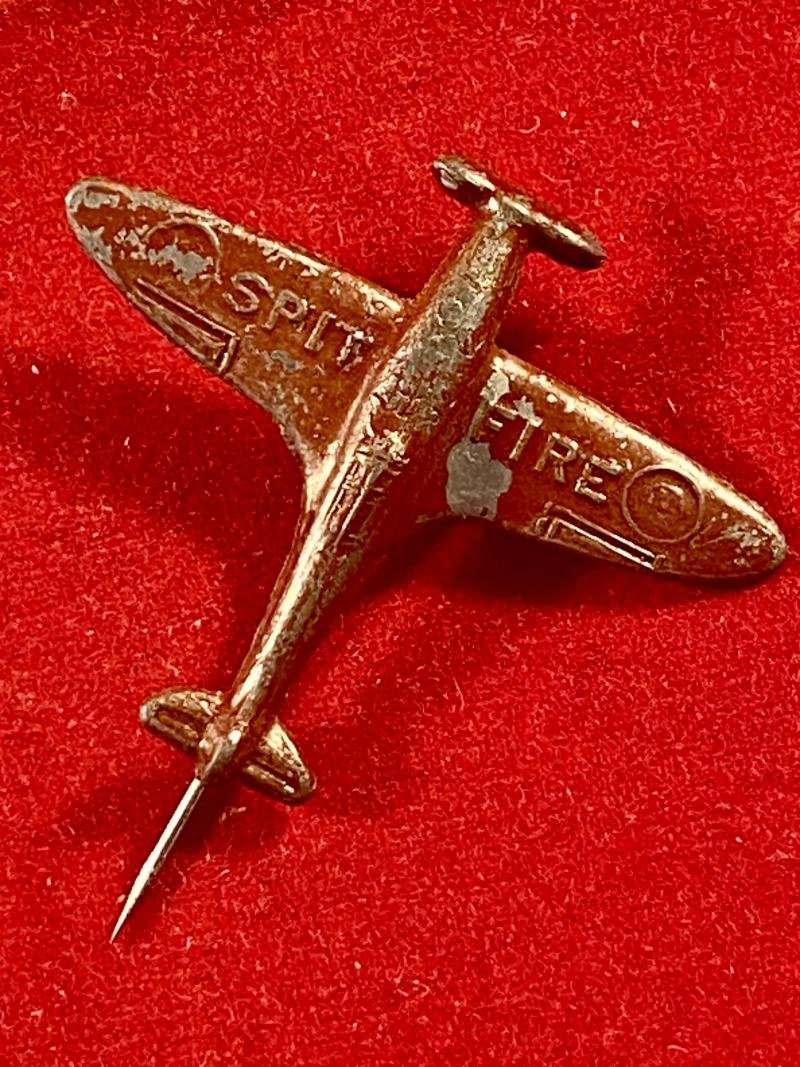 Original WW2 RAF Spitfire Fund Raising Pin/Brooch c1942 — image 2
