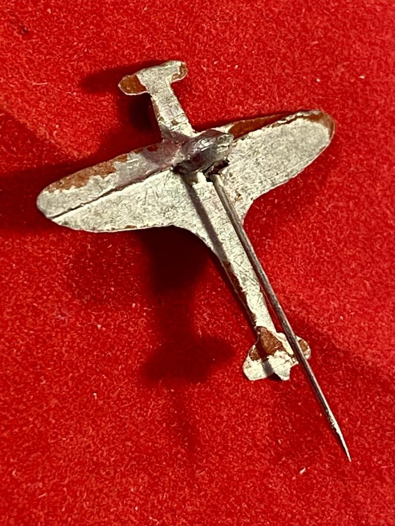 Original WW2 RAF Spitfire Fund Raising Pin/Brooch c1942 — image 5