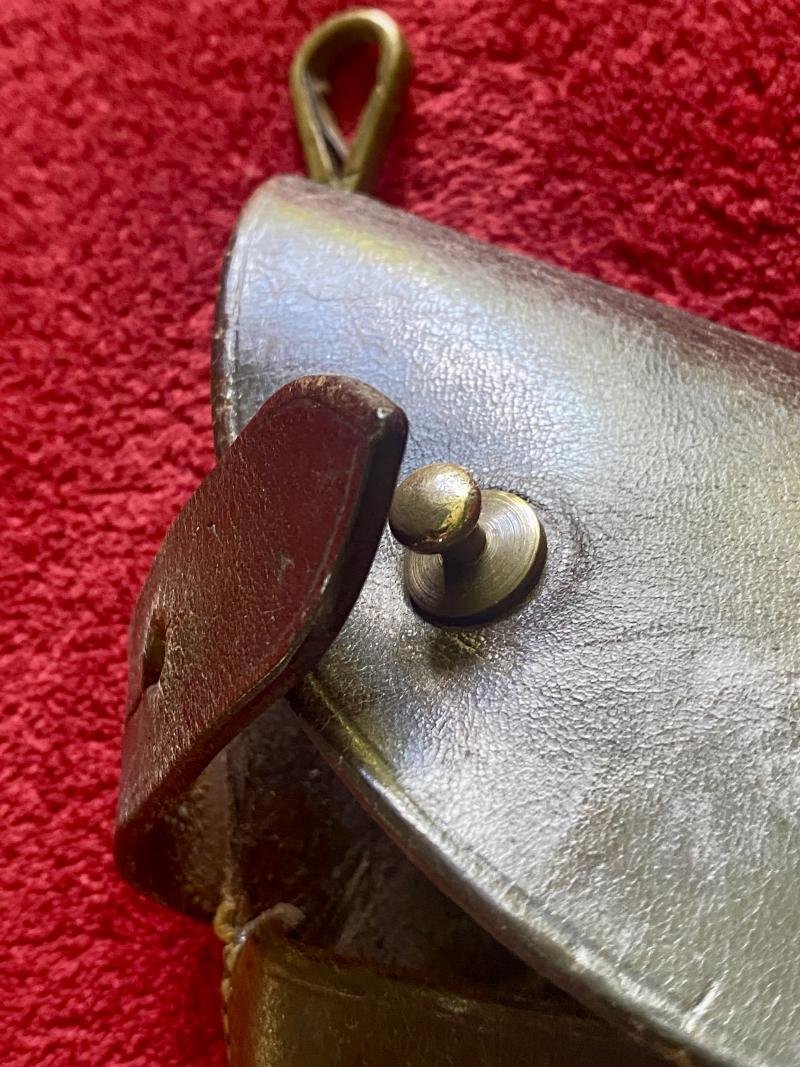 Original WW1 British Officers Private Purchase Leather Revolver Holster with Belt Loop and Swing Hook Fittings – Colt New Service Mk I Revolver — image 9
