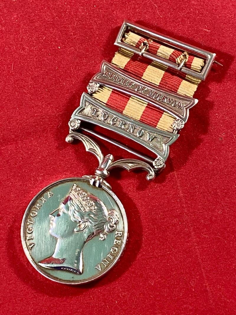 Indian Mutiny Medal 1857-59 with 2 Clasps - RELIEF OF LUCKNOW & LUCKNOW and Silver Mounting Buckle - Awarded to Lieutenant John Hunter - 78th Highlanders — image 4