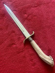 Impressive Dagger with 9.75' Single Edged Spearpoint blade and Stag …