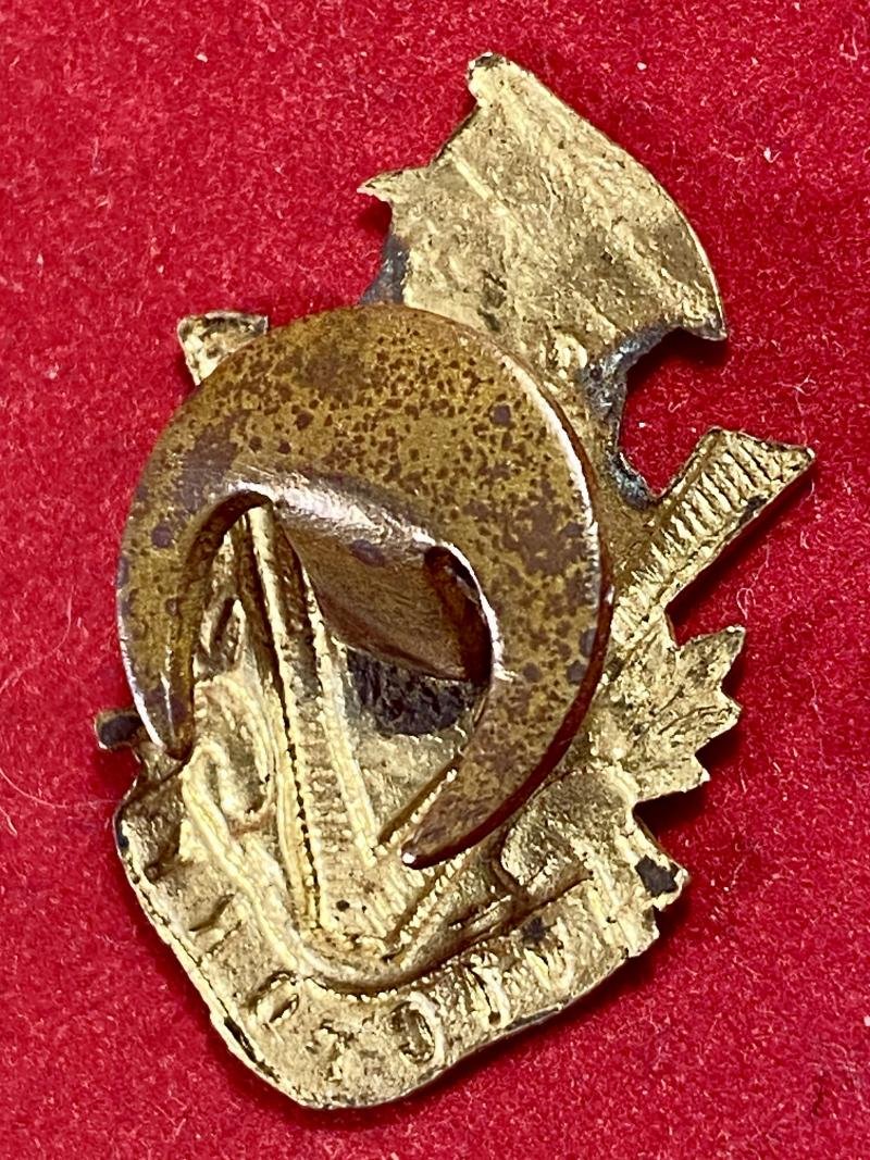 Scarce WW2 Winston Churchill 'V' for Victory Patriotic Gilt Brass Lapel Badge — image 5