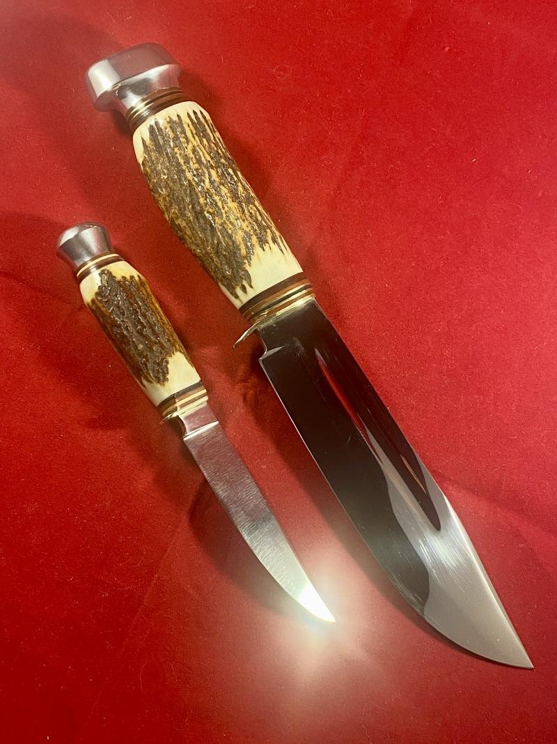 Near Mint Vintage German Hunting Bowie and Skinning Knife Set with Stag Antler Grips and Double Sleeved Leather Sheath by Doppelreh Solingen — image 2