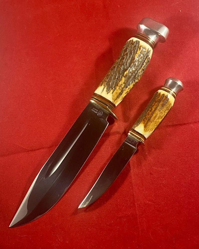 Near Mint Vintage German Hunting Bowie and Skinning Knife Set with Stag Antler Grips and Double Sleeved Leather Sheath by Doppelreh Solingen — image 3