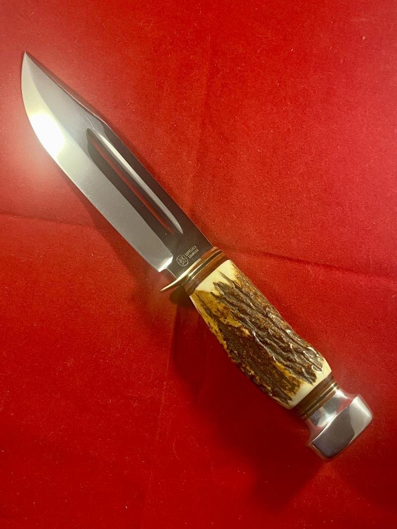 Near Mint Vintage German Hunting Bowie and Skinning Knife Set with Stag Antler Grips and Double Sleeved Leather Sheath by Doppelreh Solingen — image 4