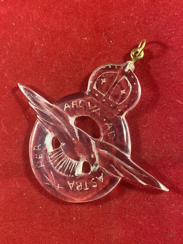 Impressive WW2 Period Perspex RAF Cap Badge Style Sweetheart Pendant — image 2