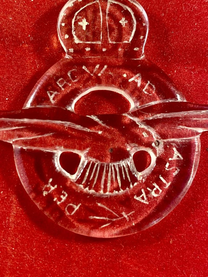 Impressive WW2 Period Perspex RAF Cap Badge Style Sweetheart Pendant — image 5