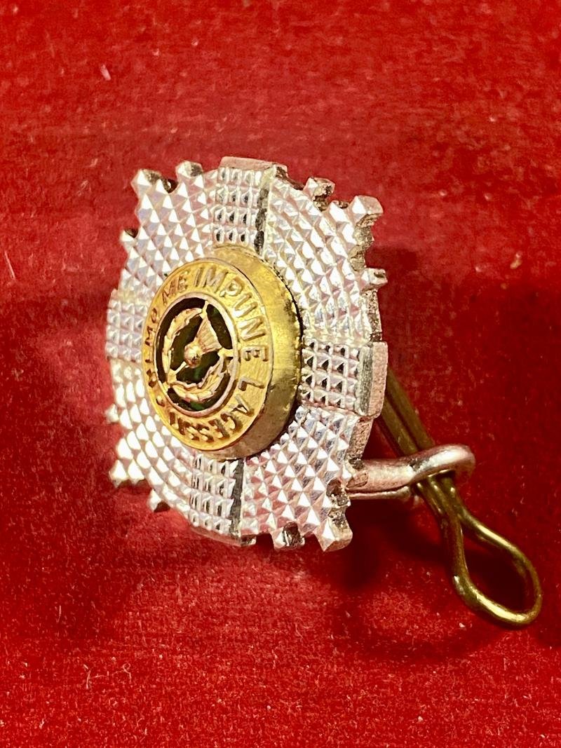 Sterling Silver British Army Officer's Scot's Guards Small Pattern Cap Badge — image 5