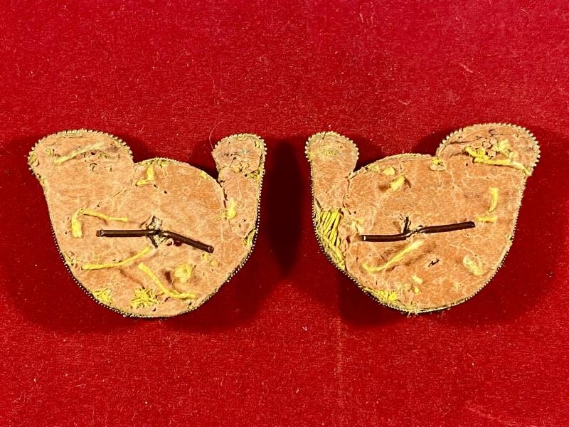 Rare Pair of Victorian King's Own Yorkshire light Infantry K.O.Y.L.I. Padded Bullion Wire Collar Badges — image 10