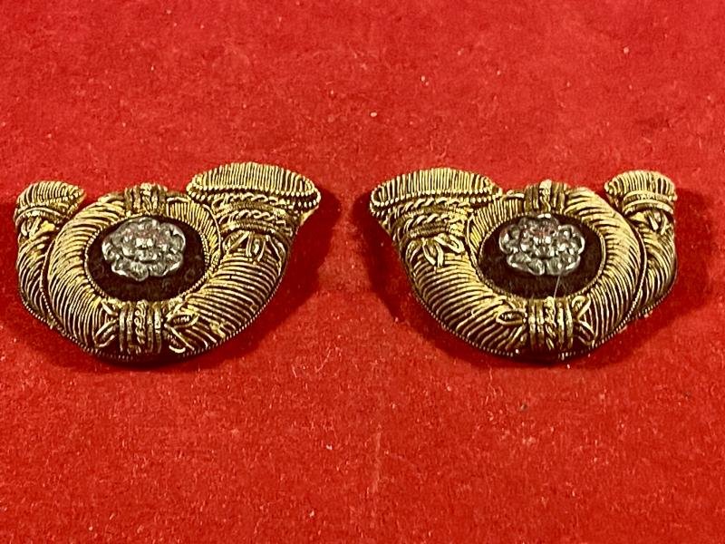 Rare Pair of Victorian King's Own Yorkshire light Infantry K.O.Y.L.I. Padded Bullion Wire Collar Badges — image 4