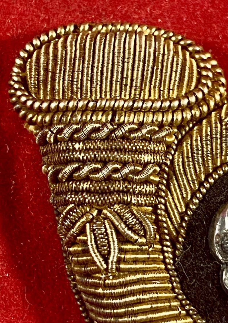 Rare Pair of Victorian King's Own Yorkshire light Infantry K.O.Y.L.I. Padded Bullion Wire Collar Badges — image 8