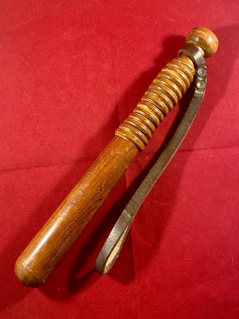 Vintage UK Policewoman's Short 'Handbag' Truncheon by HIATT circa 1960 — image 2